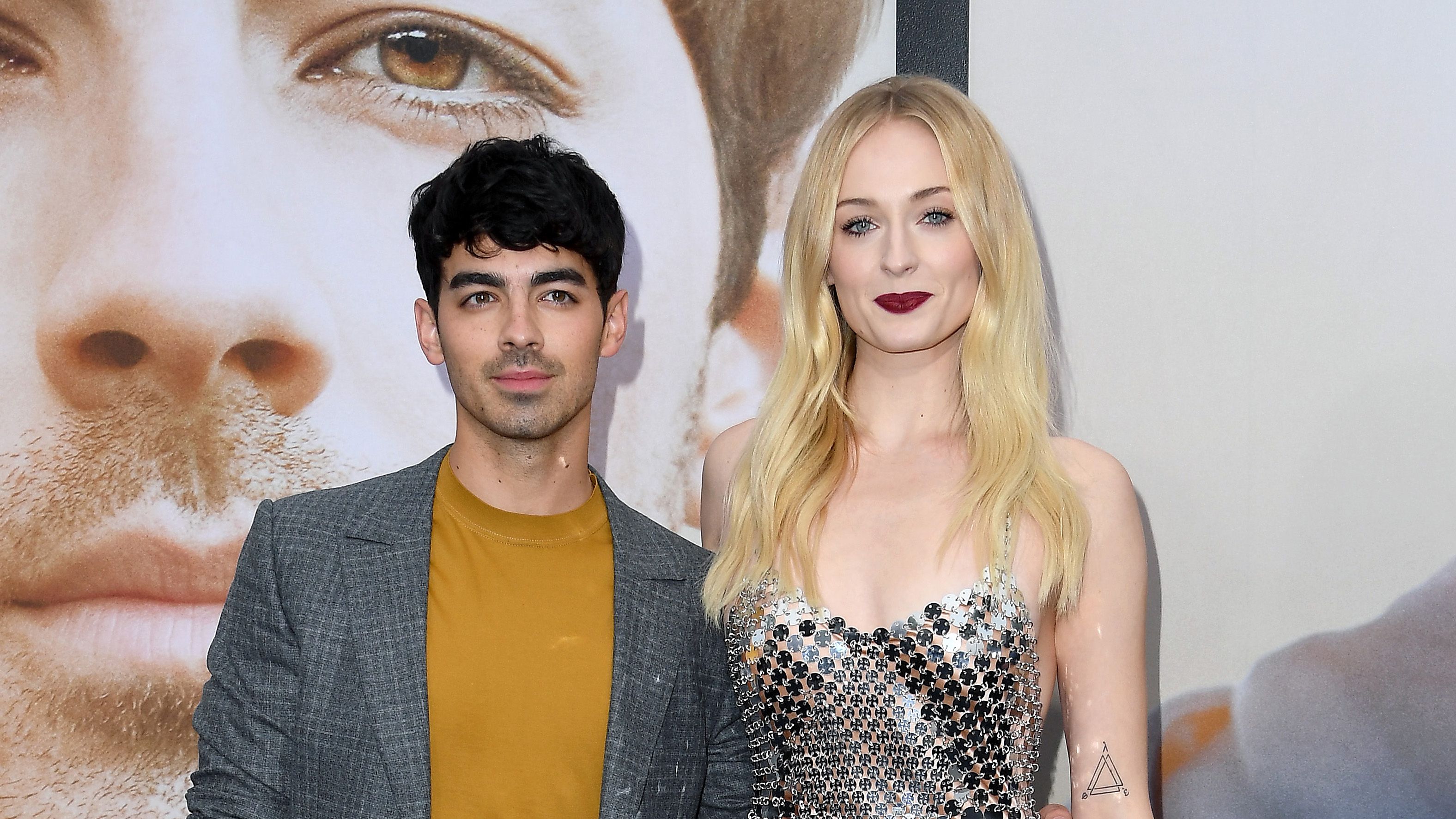Joe Jonas Almost Kissed Sophie Turner's Game of Thrones Stunt/Photo