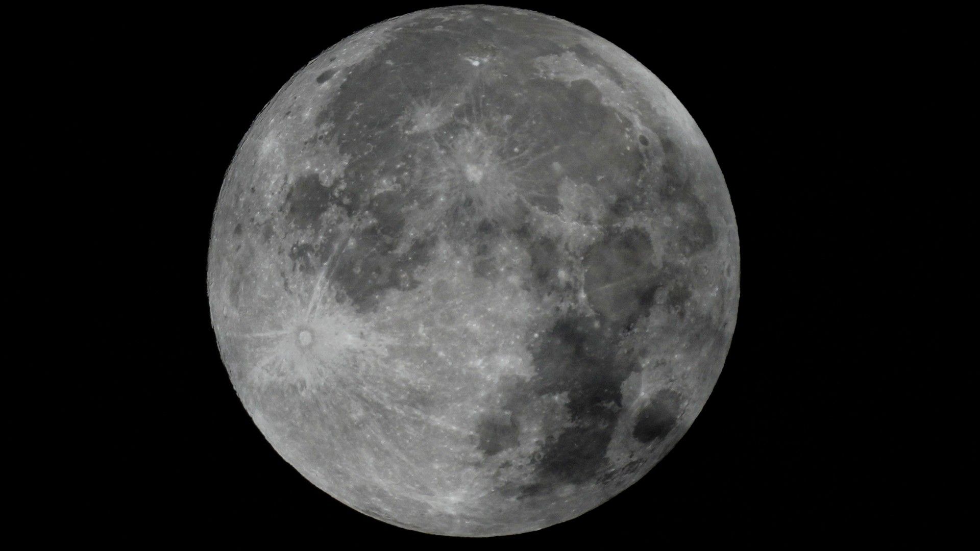 Marchs Full Worm Moon Wriggles Its Way Through A Subtle Lunar Eclipse