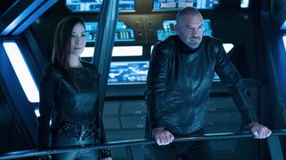 Michelle Yeoh y Alan Van Sprang en Star Trek: Discovery (2017)