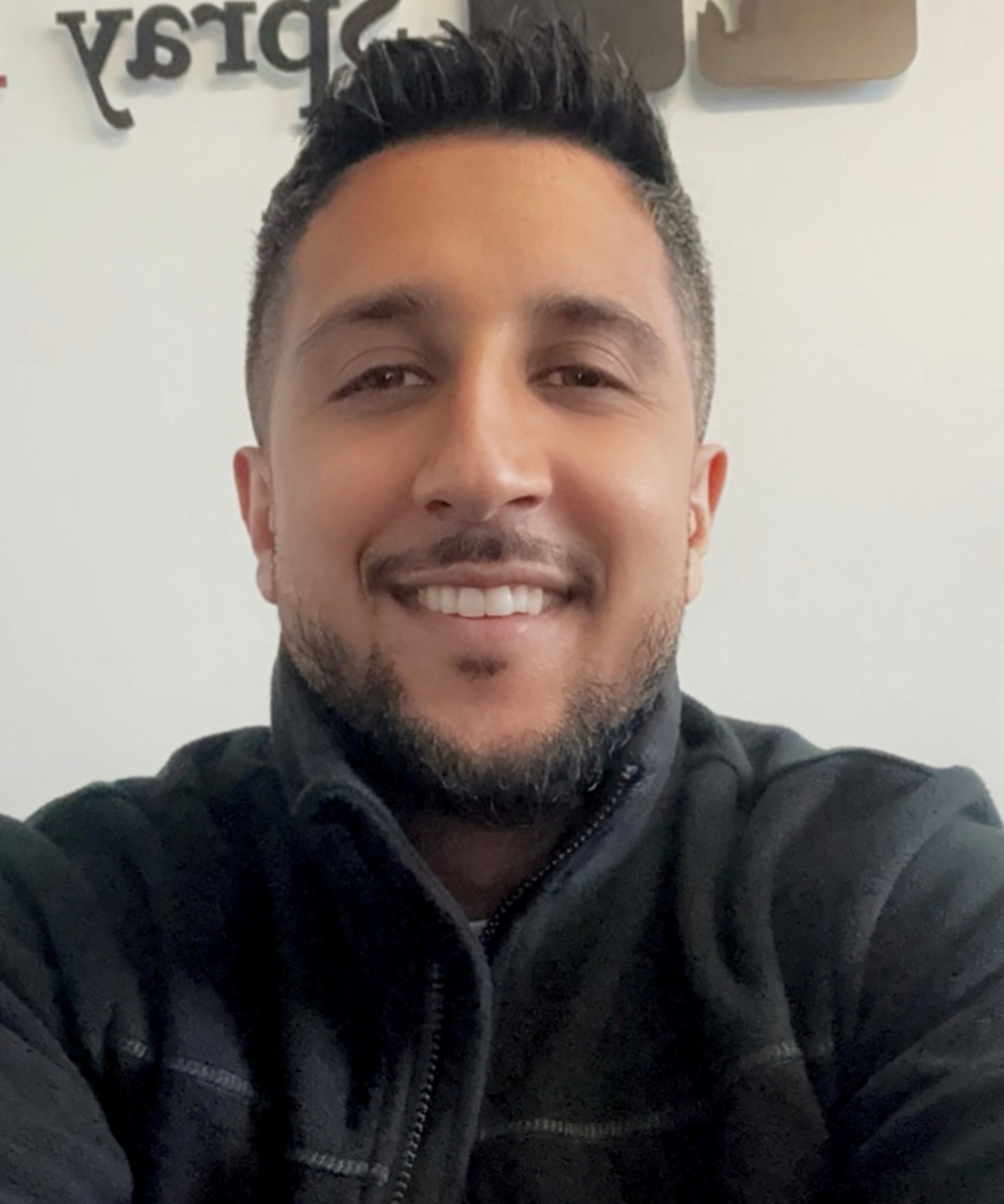 Kitchen respray cost What you can expect to pay Homebuilding