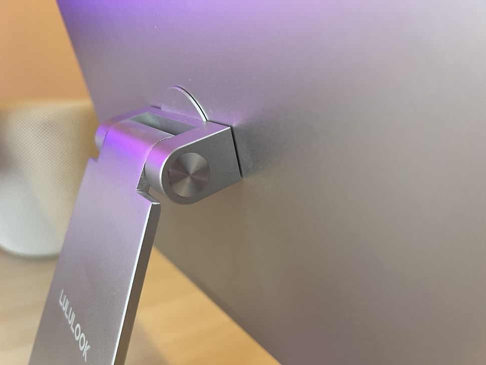 Lululook Urban iPad Stand review Turn your iPad Pro into a