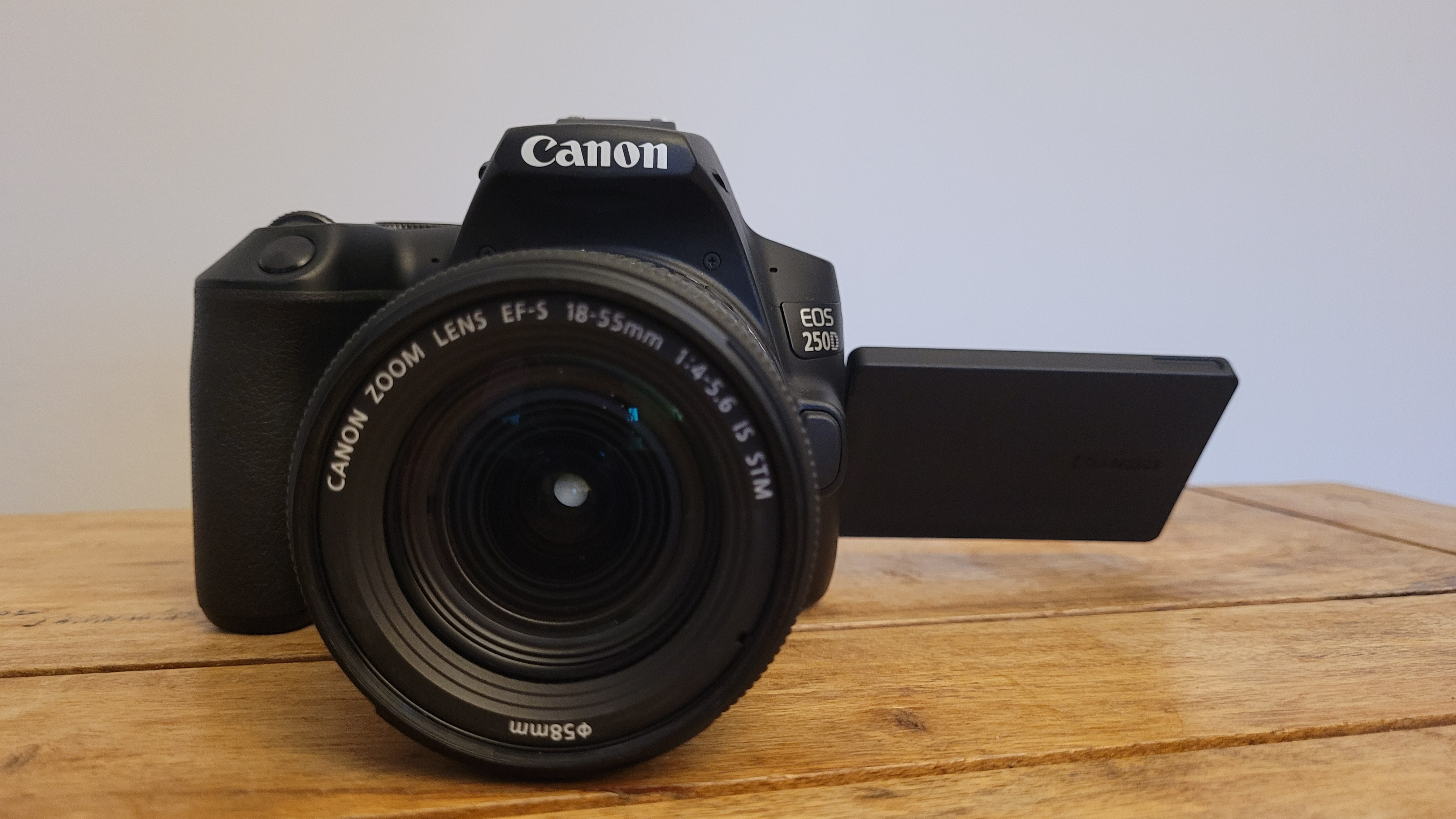Canon EOS Rebel SL3 review Space