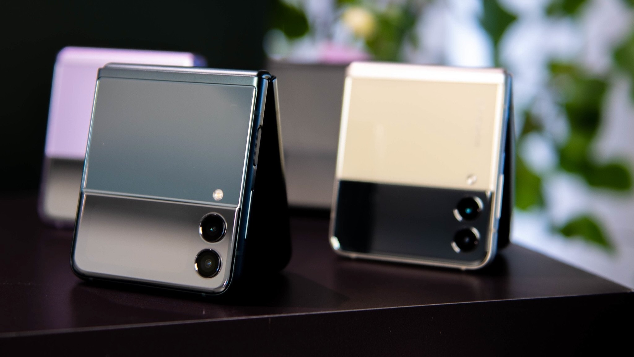 Samsung Galaxy Z Flip 4 vs. Z Flip 3 Which one should you buy? Android Central