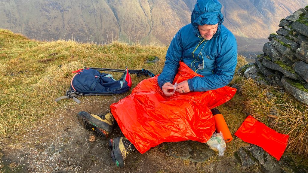 The best emergency blankets, bags and shelters 2024 Advnture