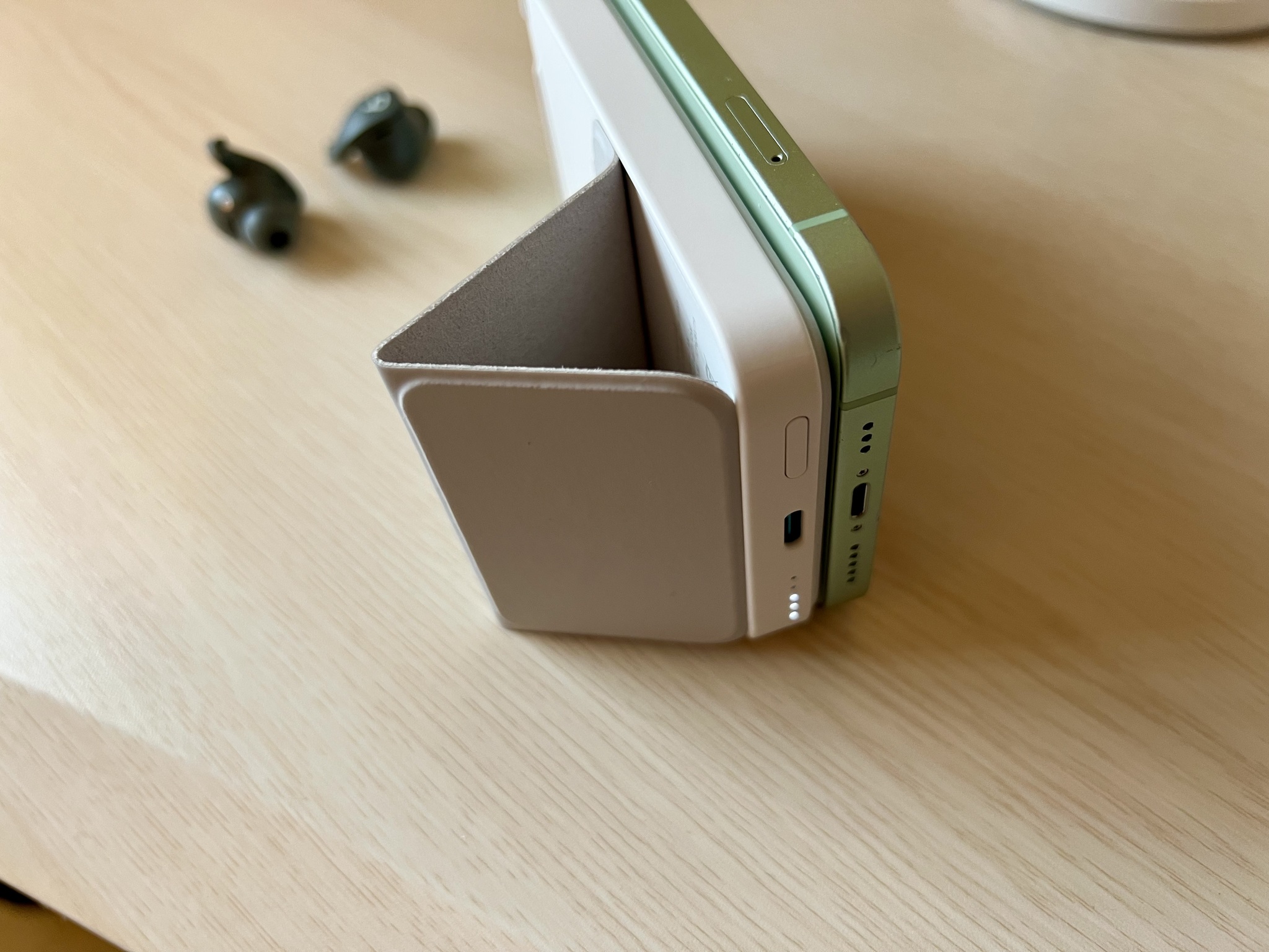 Anker MagGo 622 Battery review A MagSafe power bank and