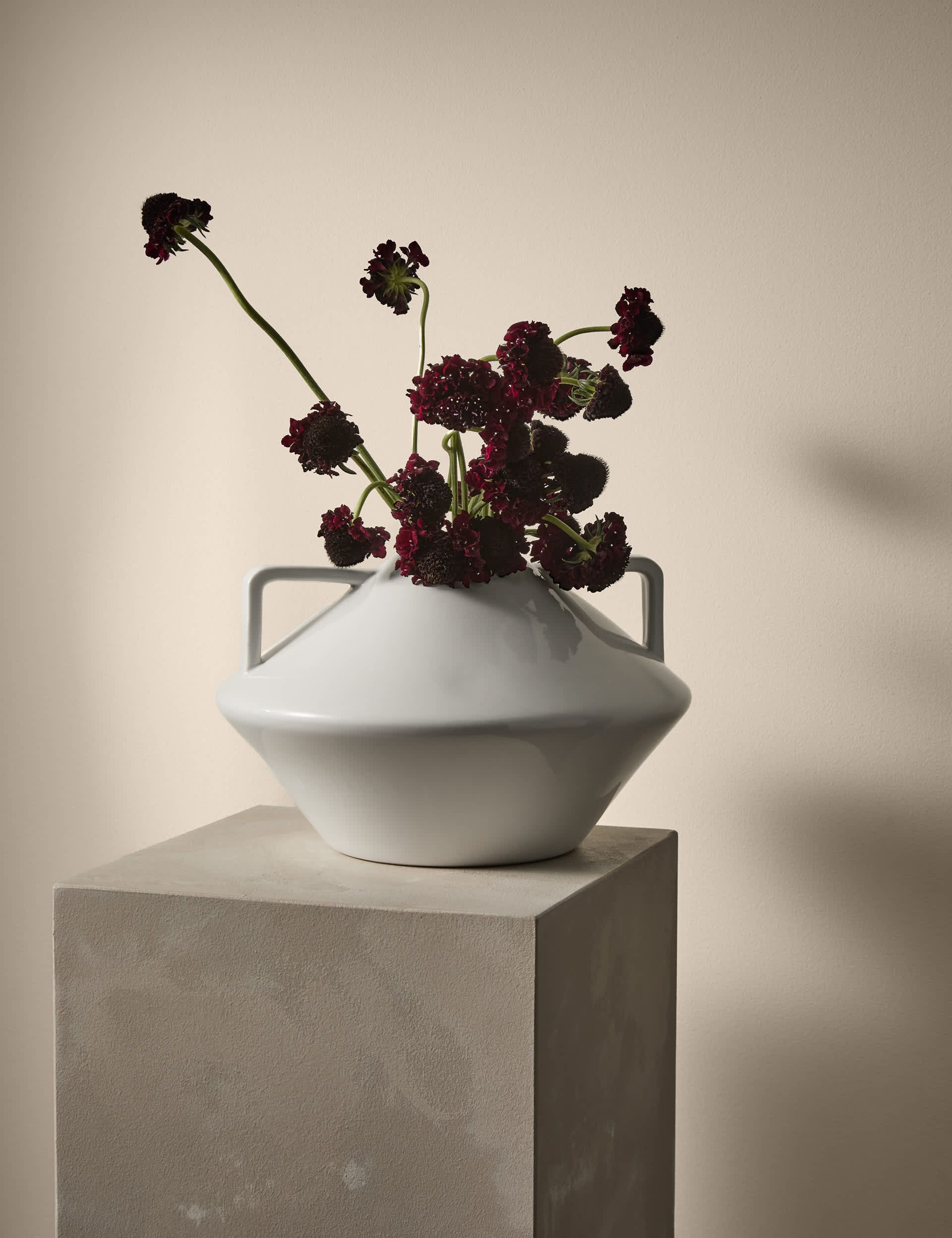 Large Angle Vase