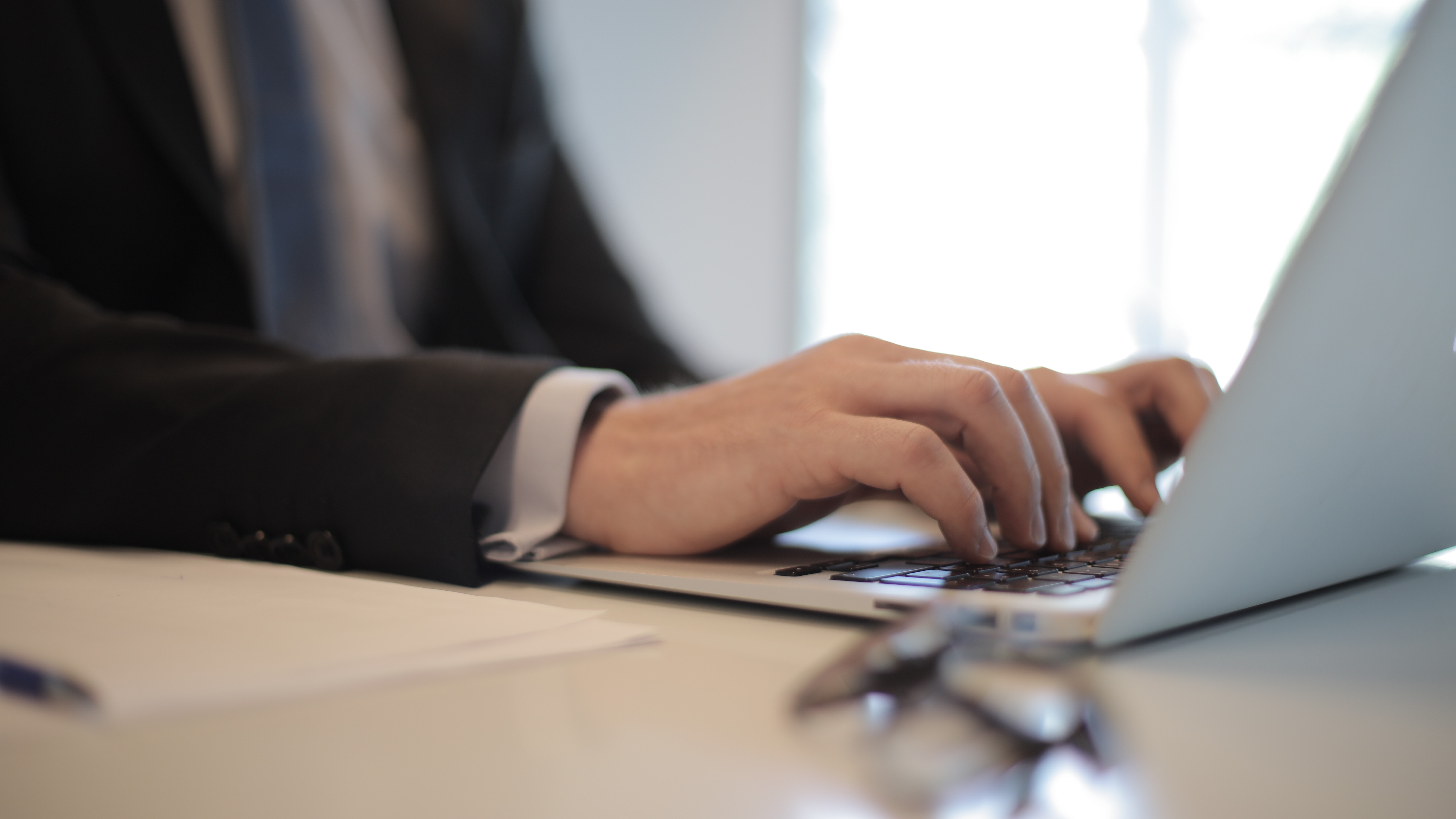 How to buy a business laptop 5 things to consider when buying a B2B