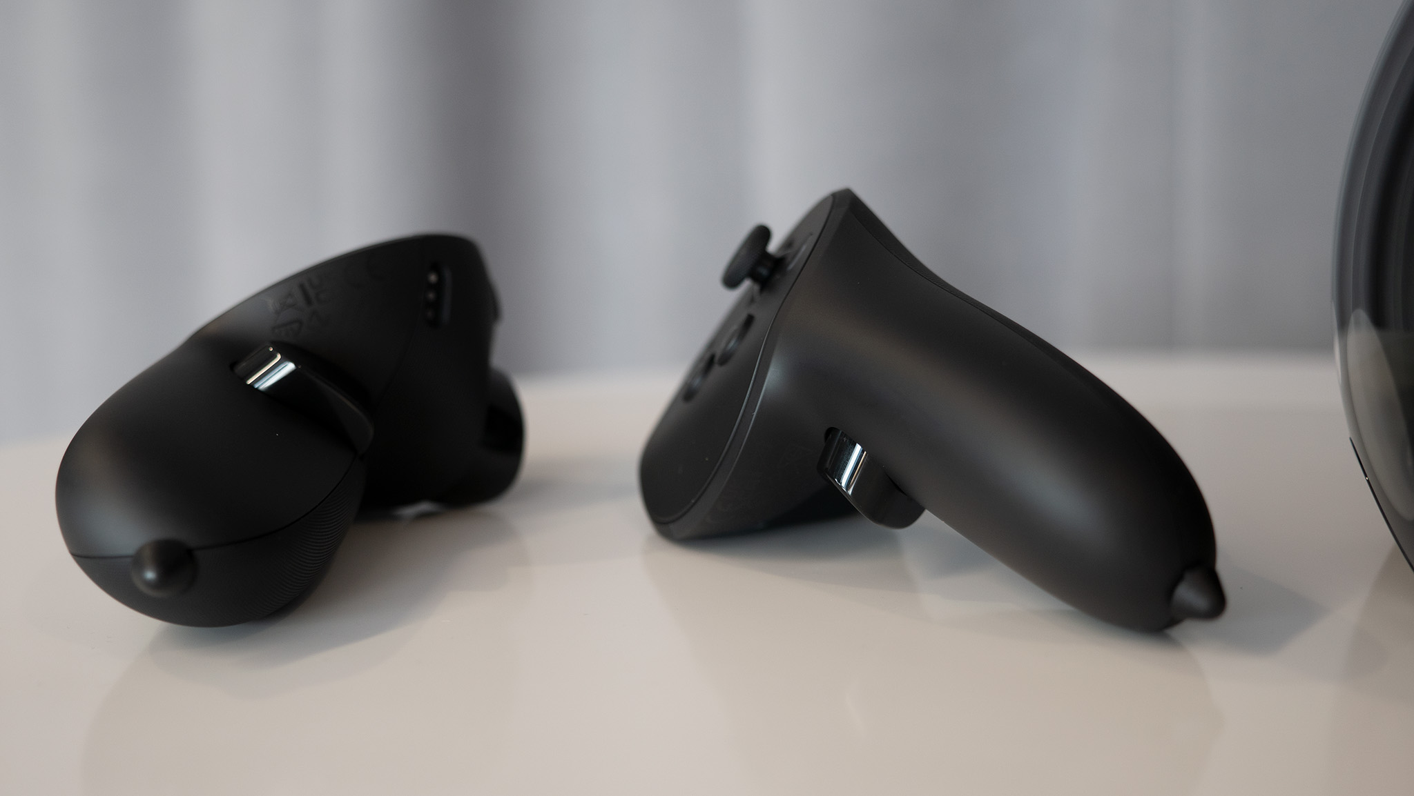 Best Quest Pro accessories What's in the box and what else you need