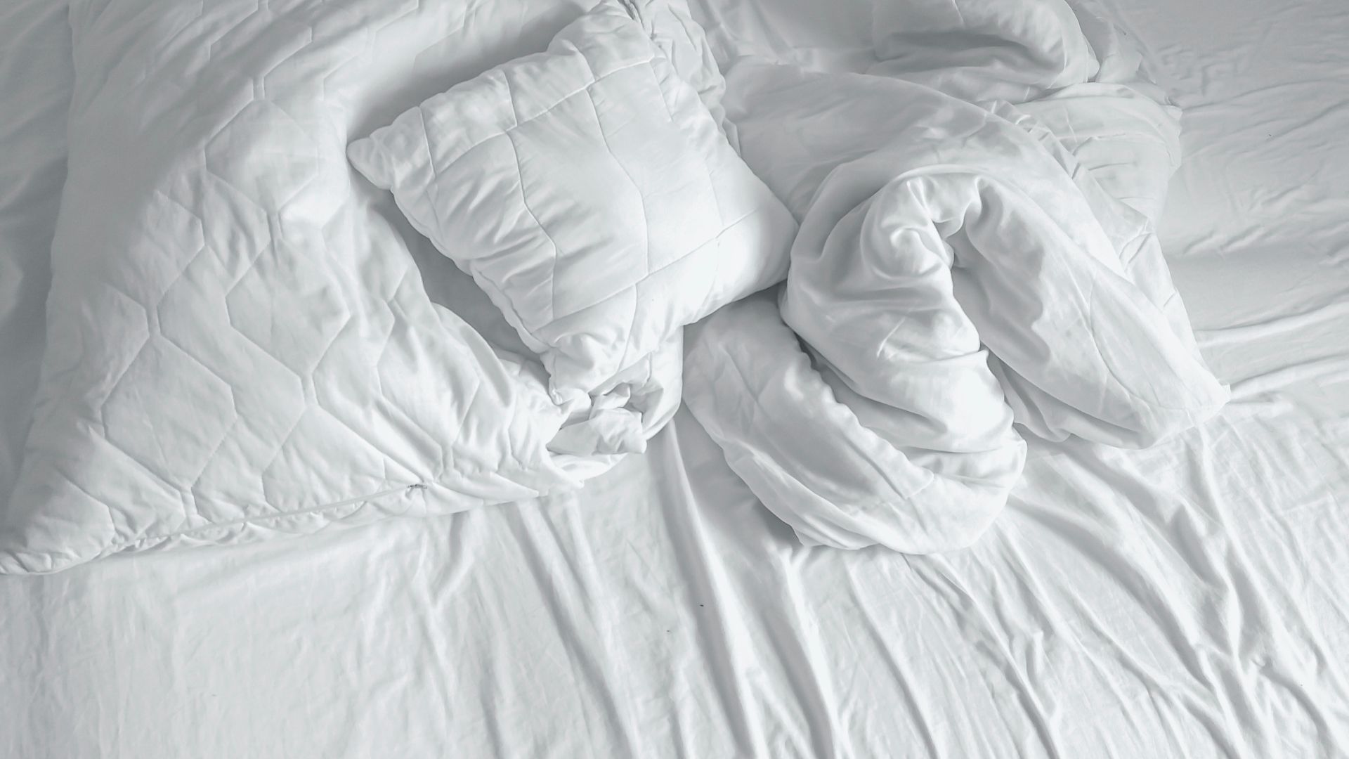 Duvet vs comforter What's the difference and which one is best for your sleep? Tom's Guide