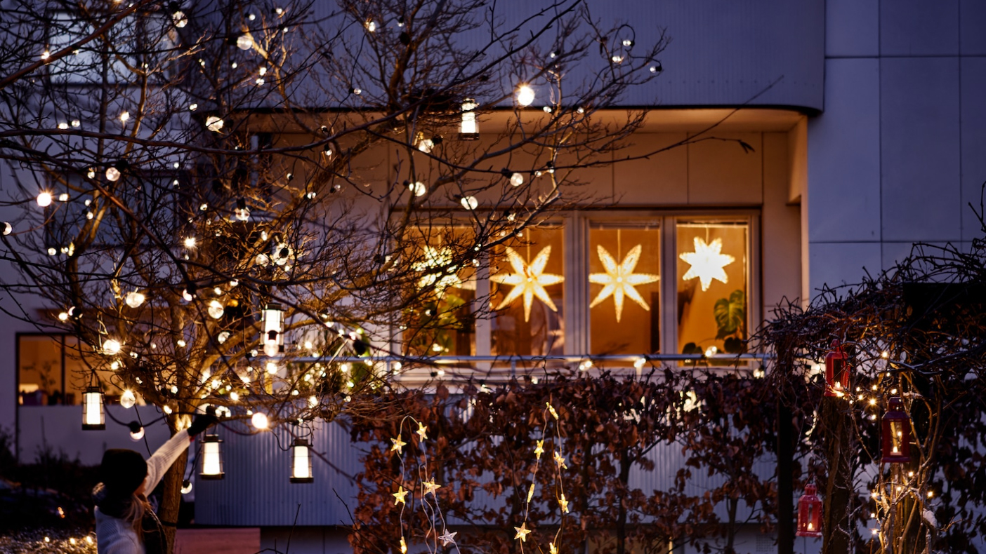 Christmas window lighting ideas Livingetc