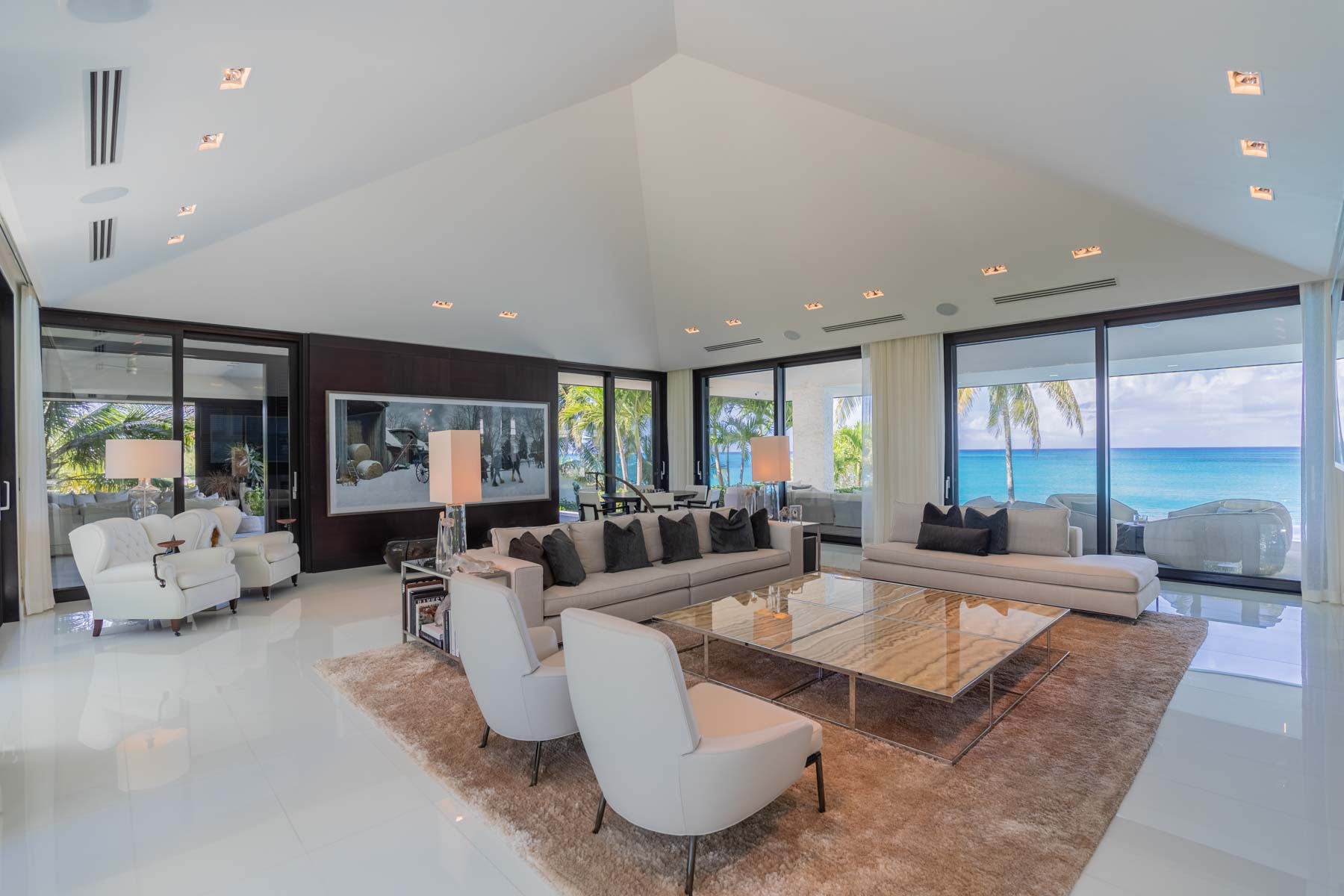 Home Of The Day A Private 35M Bahamas Beachfront Mansion In Nassau