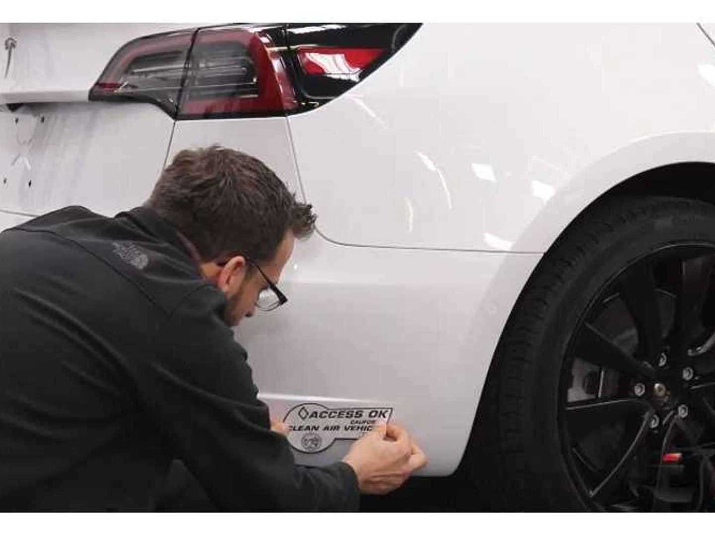 Watch How To Properly Apply Hov Stickers To Tesla Model 3