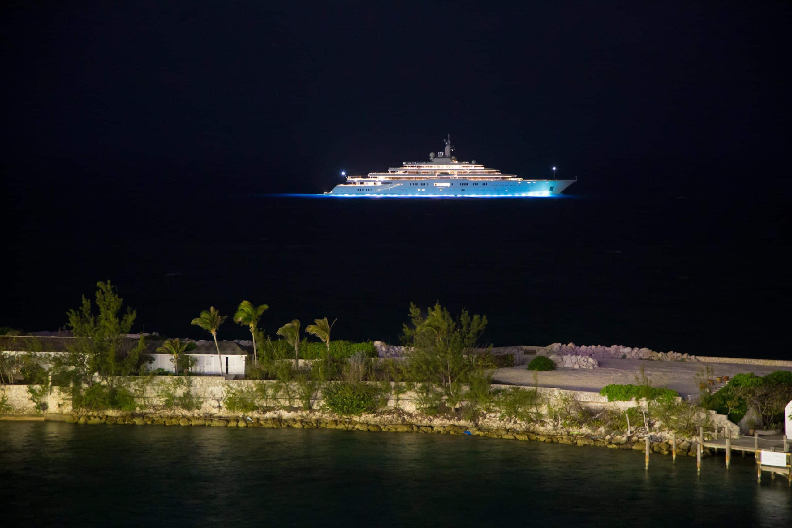 25 Photos That Will Make Your Head Spin Mutually