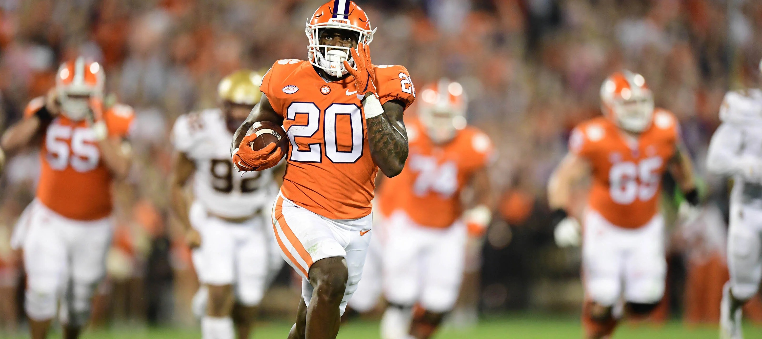 2022 College Football Week 1 Matches With Amazing Spreads to Bet On