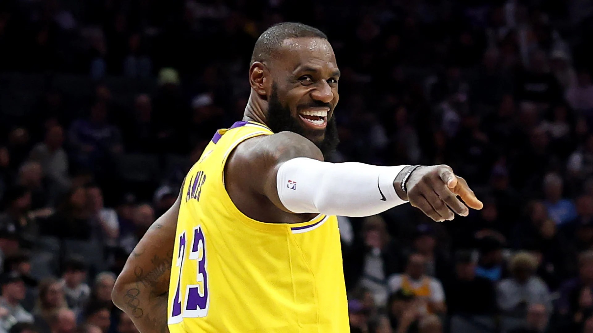 Lakers star LeBron James breaks NBA record for career minutes