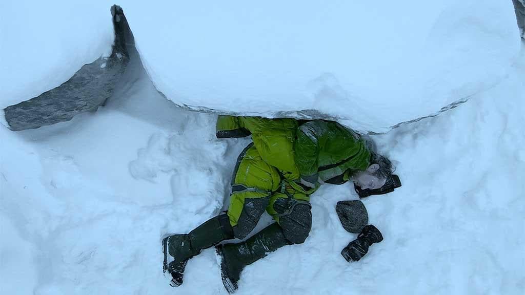 Everest body retrieval ‘Glimmer of hope’