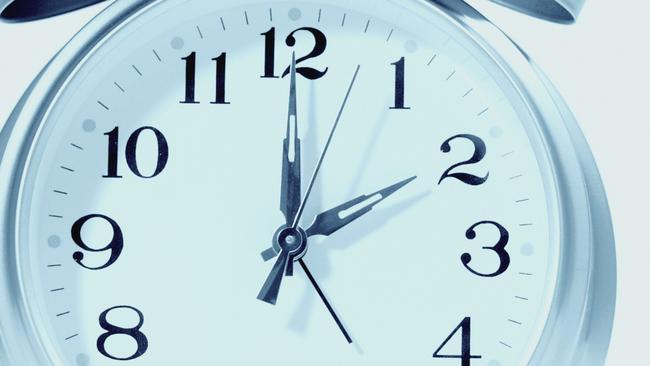 Put your clocks forward, Daylight saving resumes 2am Sunday Adelaide Now