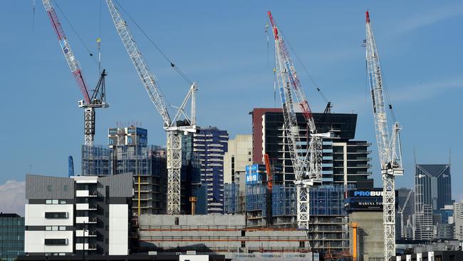Agency warns on Melbourne apartment ‘settlement risk’ as