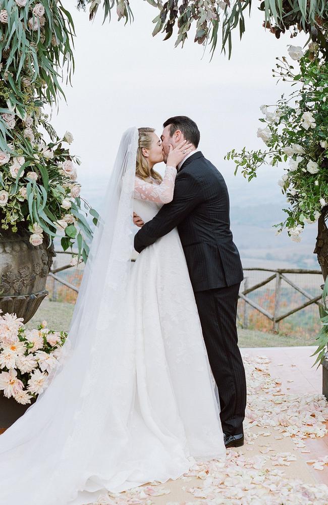 Kate Upton wedding dress photos First details emerge