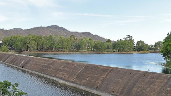 Plummeting water levels prompt ski restrictions Townsville Bulletin