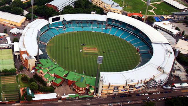 Skydiver crashlands at SCG ahead of AFL match Herald Sun