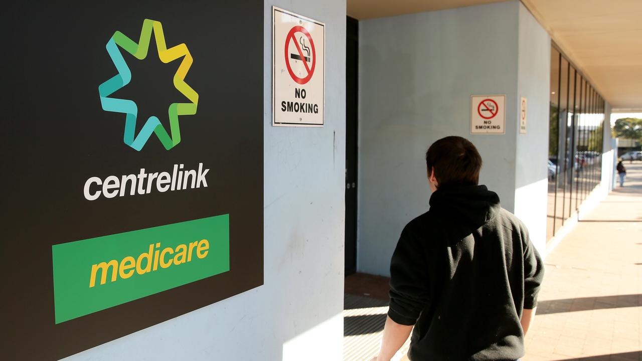 Centrelink Welfare cheats have 28 days to repay government under new crackdown The CourierMail