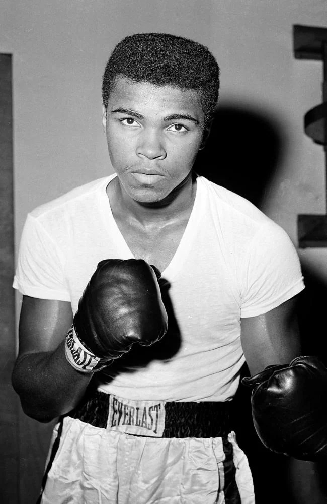 Muhammad Ali is farewelled in his home town of Louisville, Kentucky