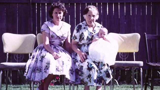 Driving Miss Sadie Daughter takes mum on road trip for Alzheimer’s