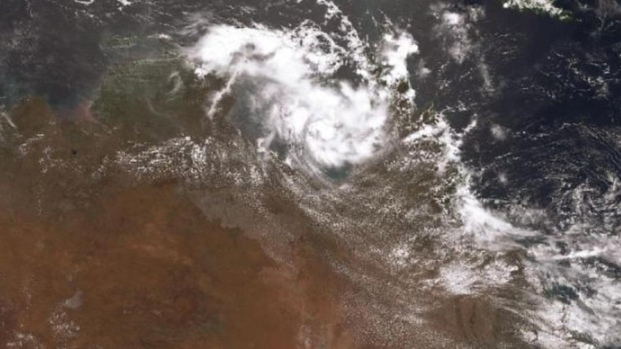 QLD Weather tropical cyclone Owen to hit Queensland coast