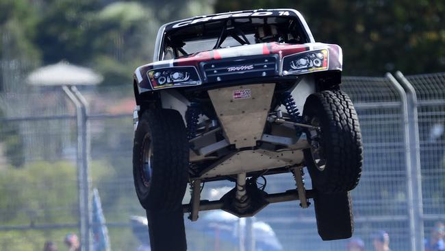 US driver Sheldon Creed takes pole for Clipsal 500 trucks race