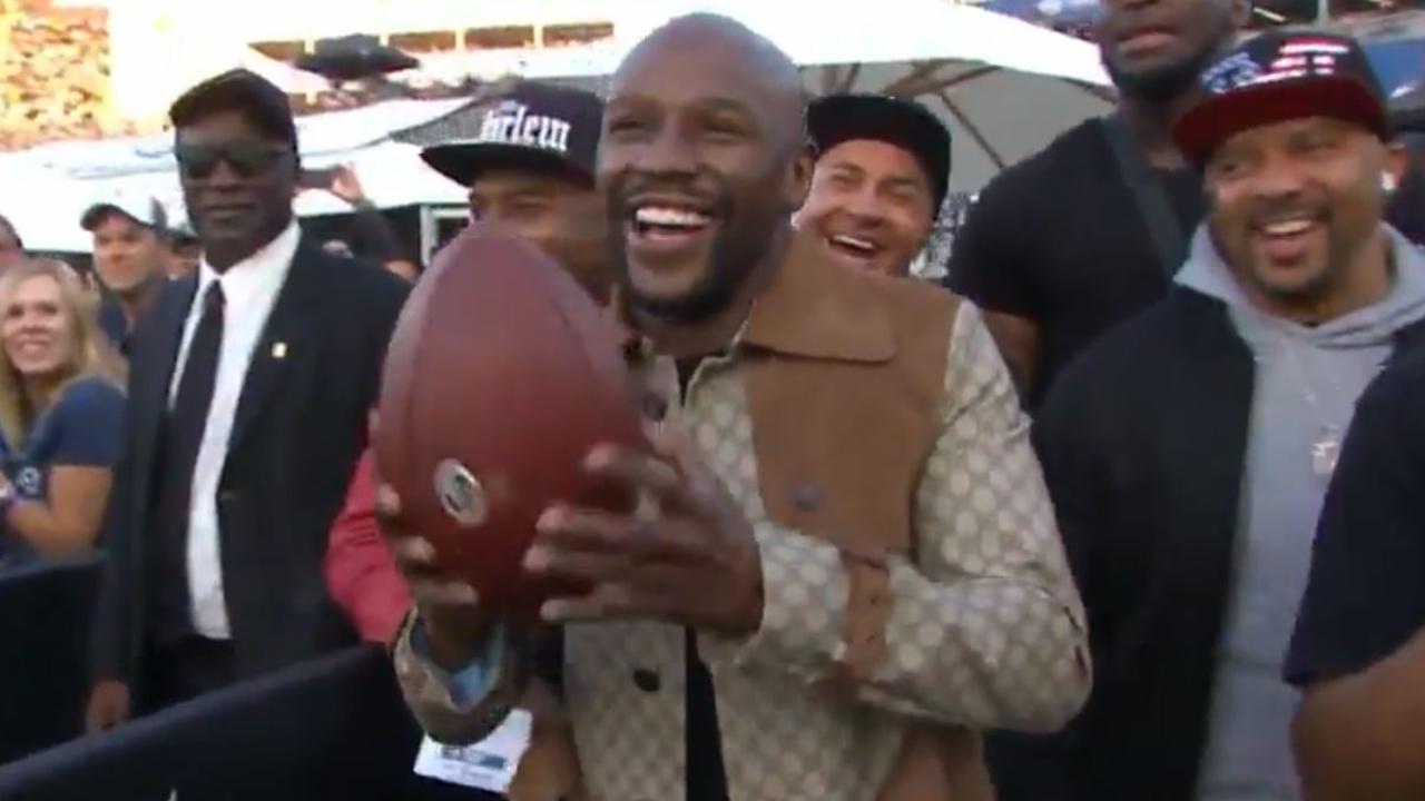 NFL Floyd Mayweather criticised at football, LA Rams Vs Seattle