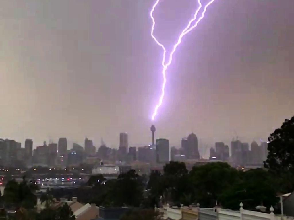 NSW weather Lightning strikes hit Sydney, Gospers Mountain bushfire Daily Telegraph