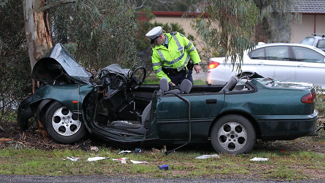 Man dies after crashing into tree at Salisbury Heights Adelaide Now