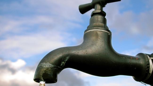 Councillor pushes for city vote on fluoride removal from Gold Coast