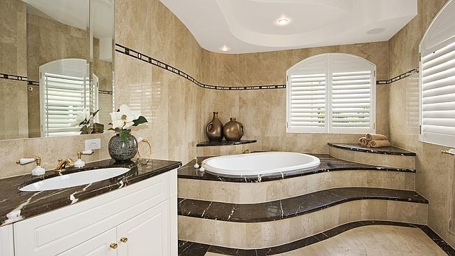 Recordbreaking sale of Paradise Waters mansion signals a recovery in
