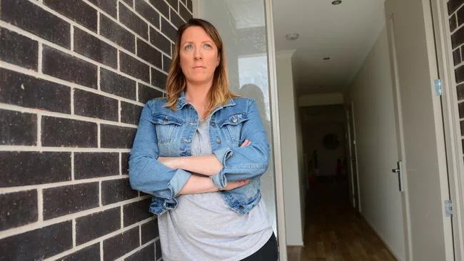 Surf Coast woman wakes to find a male intruder standing ... (1024 x 577 Pixel)