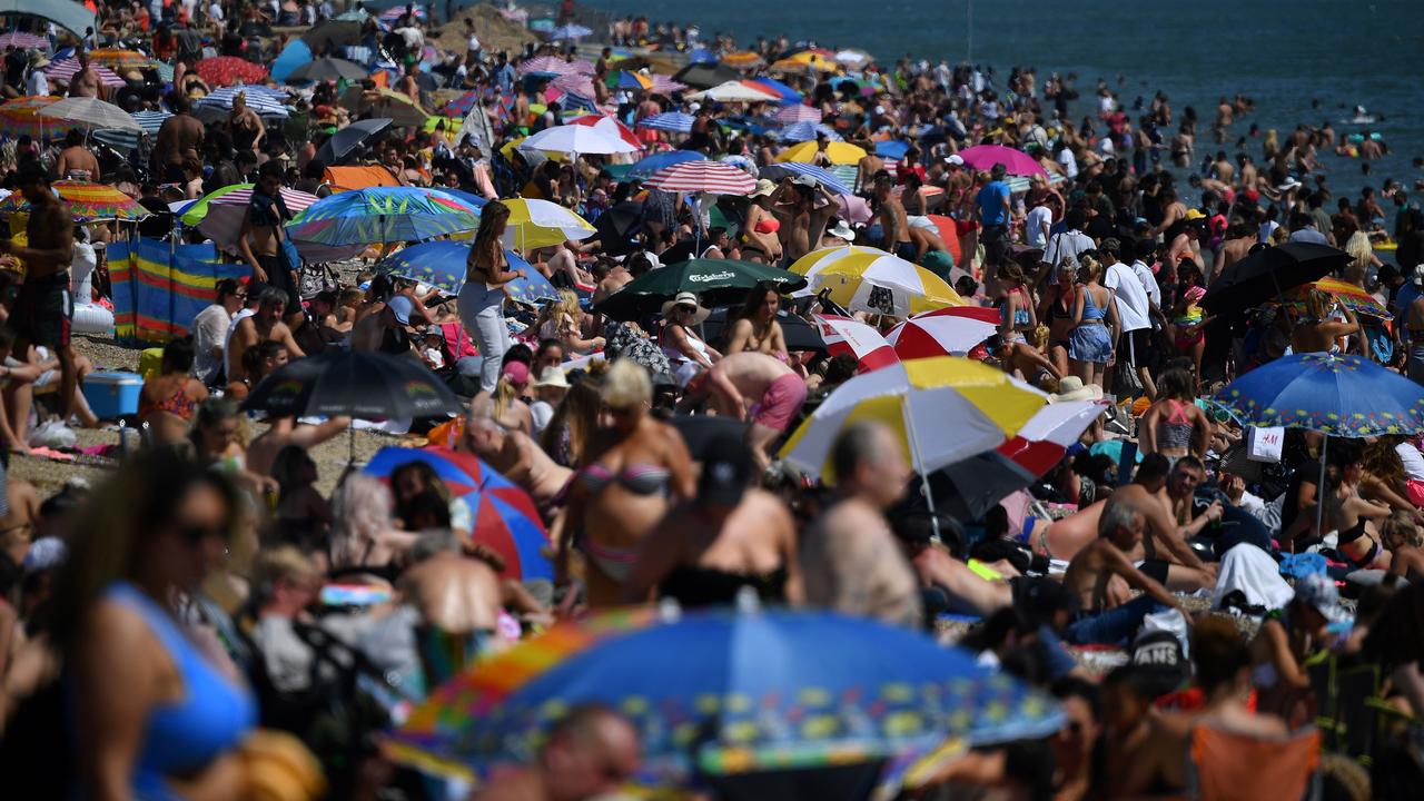 Coronavirus UK Crowds pack beaches at Bournemouth NT News