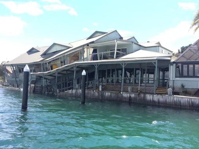 Milanos on the Lake restaurant partially collapses into Lake Macquarie