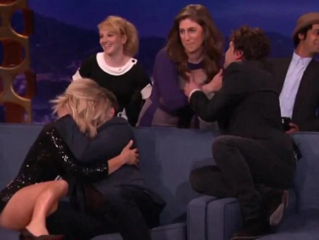 Mayim Bialik, Johnny Galecki kiss The Big Bang Theory stars on Conan