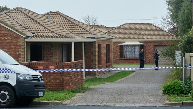 Police investigating unexplained deaths of two women in same Mt Gambier