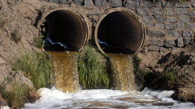 Brewers tasked with turning sewage into suds in sewer water brewing