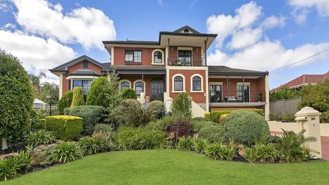 Real estate mansions for sale under 1 million