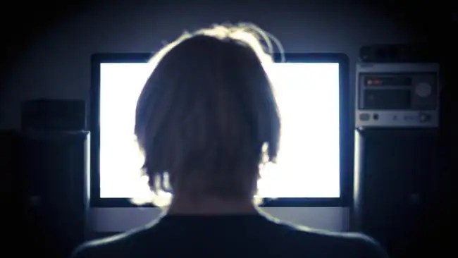 How does the dark web work?