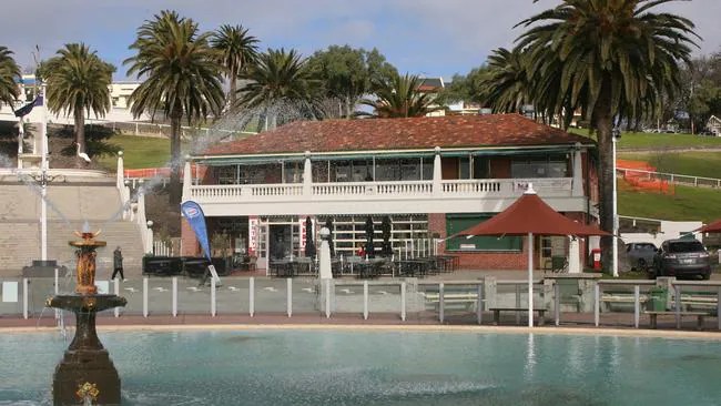 Beach House closes suddenly at Eastern Beach Geelong Advertiser