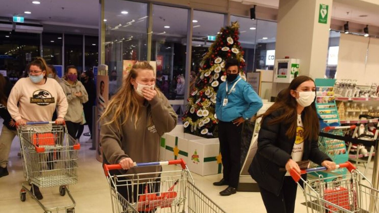Lockdown Victoria Funny - Coronavirus Australia: Crazy scenes at Kmart as lockdown ends