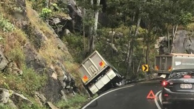 Ten hour Kuranda Range closure prompts call for action on road Cairns