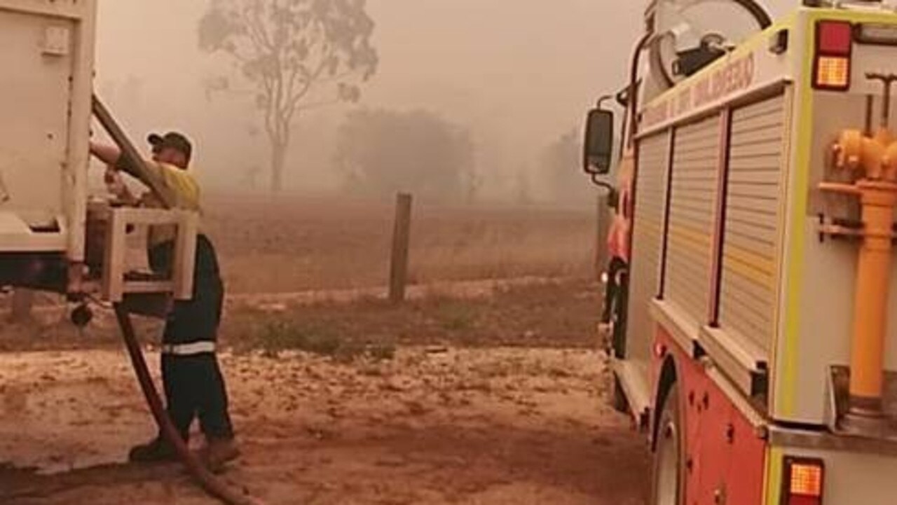 QLD bushfires Residents evacuated, schools close at Deepwater The