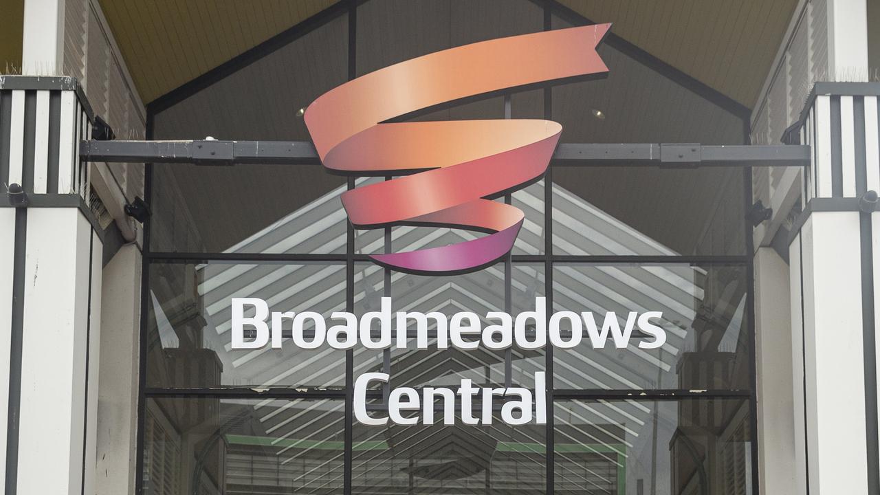 20 hours ago · lockdown protests erupt in melbourne a teenage boy has life threatening injuries after he was allegedly stabbed during a brawl at a woolworths in melbourne's north. Broadmeadows Central stabbing: Teenager fights for life ...