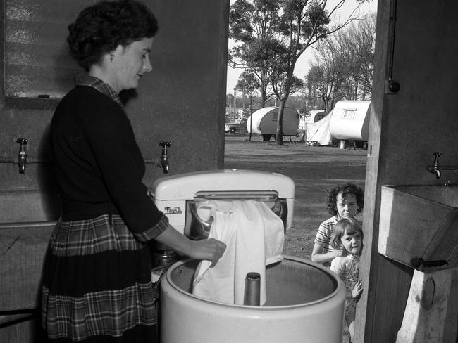 What was life like for housewives in the 1950s and 1960s in Adelaide