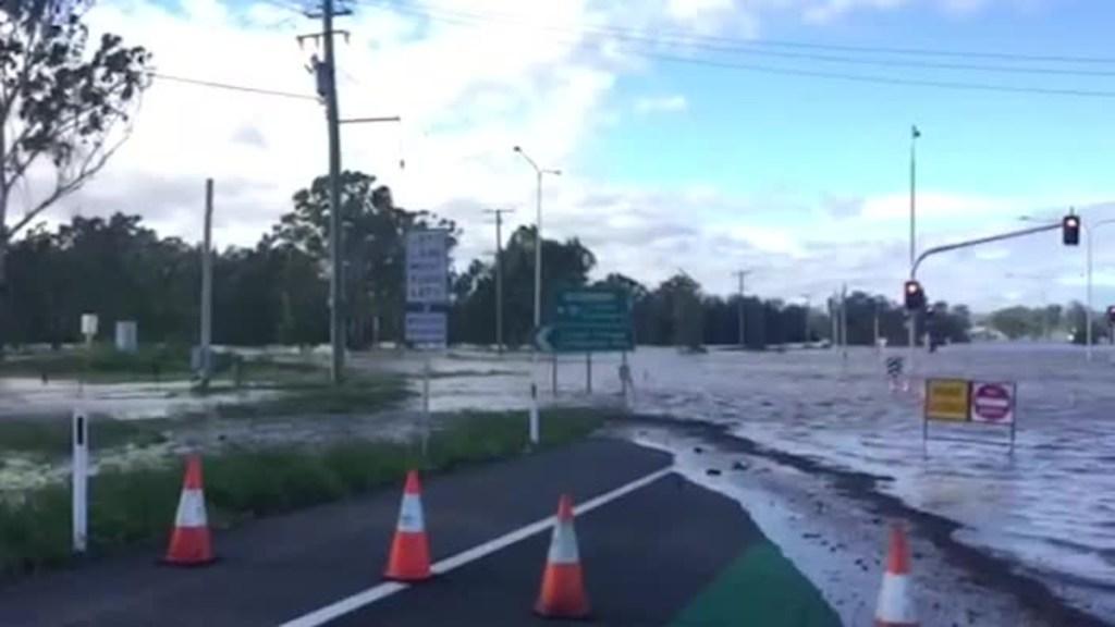 Brisbane weather Flooding, CBD warning on Brisbane River flood level